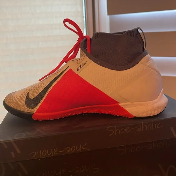 Running shoes - Picture 3 of 3